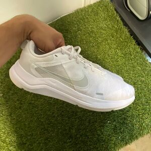 Nike Downshifter 12 Shoes Mens Size 9 White Pure Platinum DD9293-100 Used